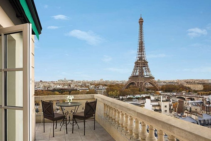 10 Best Hotels in Paris