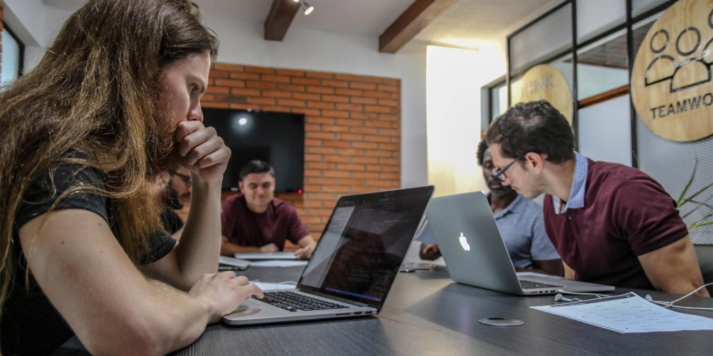 Nearshore Software Development Outsourcing - Fresh Consulting Custom Software Development with Nearshore Teams