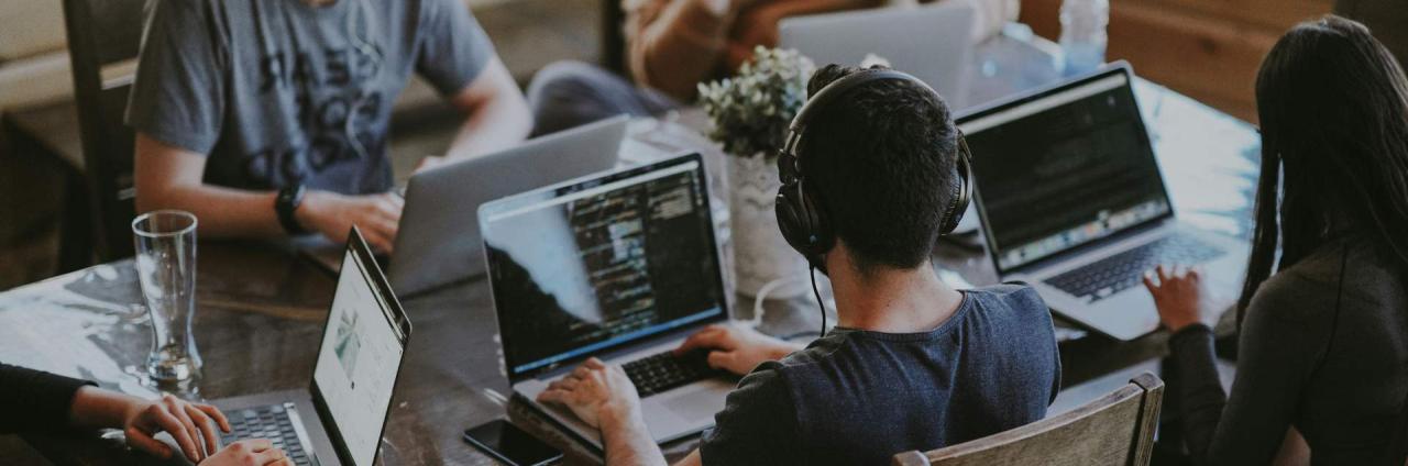Your Guide to Nearshore Software Development | CHI Software Custom Software Development with Nearshore Teams